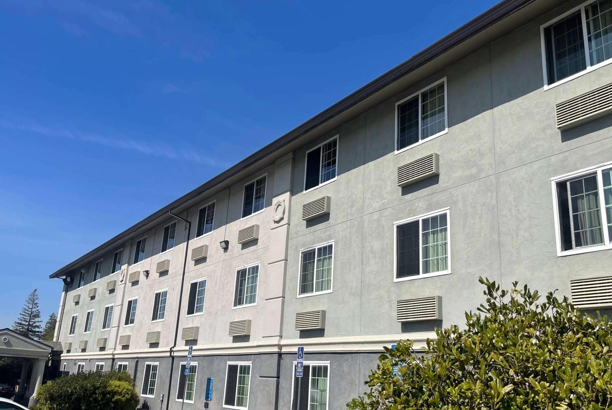 Hotel Super 8 By Wyndham Sacramento/Florin Rd à Freeport Extérieur photo