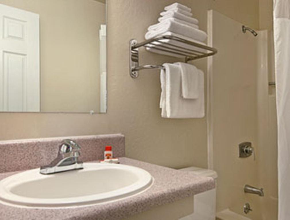 Hotel Super 8 By Wyndham Sacramento/Florin Rd à Freeport Chambre photo