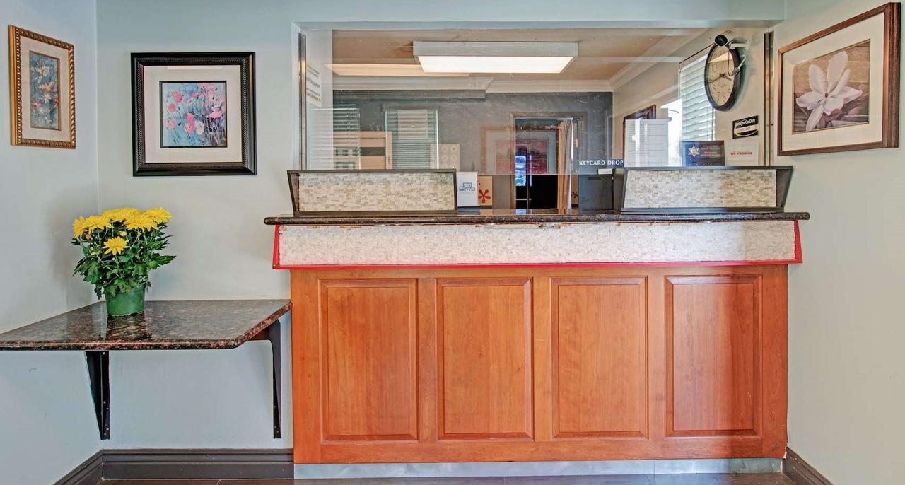 Hotel Super 8 By Wyndham Sacramento/Florin Rd à Freeport Extérieur photo